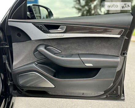 Черный Ауди С8, объемом двигателя 4 л и пробегом 68 тыс. км за 65700 $, фото 23 на Automoto.ua