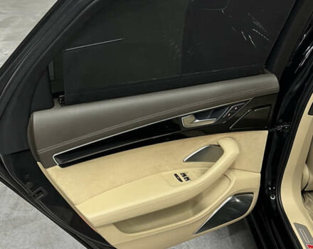 Черный Ауди С8, объемом двигателя 4 л и пробегом 205 тыс. км за 34000 $, фото 22 на Automoto.ua