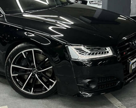 Черный Ауди С8, объемом двигателя 4 л и пробегом 205 тыс. км за 34000 $, фото 3 на Automoto.ua