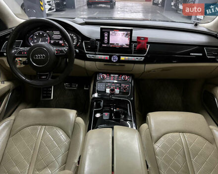 Черный Ауди С8, объемом двигателя 4 л и пробегом 205 тыс. км за 34000 $, фото 25 на Automoto.ua