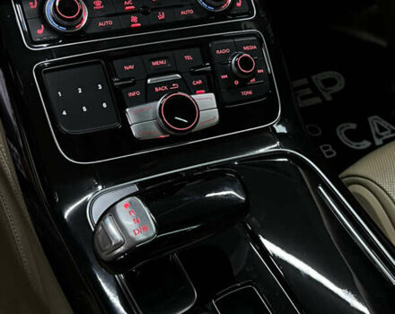 Черный Ауди С8, объемом двигателя 4 л и пробегом 205 тыс. км за 34000 $, фото 17 на Automoto.ua