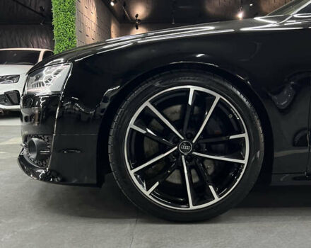 Черный Ауди С8, объемом двигателя 4 л и пробегом 205 тыс. км за 34000 $, фото 5 на Automoto.ua