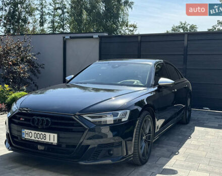 Черный Ауди С8, объемом двигателя 4 л и пробегом 122 тыс. км за 78000 $, фото 1 на Automoto.ua