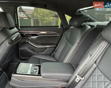 Черный Ауди С8, объемом двигателя 4 л и пробегом 122 тыс. км за 78000 $, фото 17 на Automoto.ua