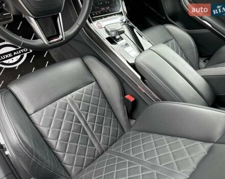 Черный Ауди С8, объемом двигателя 4 л и пробегом 43 тыс. км за 115500 $, фото 42 на Automoto.ua