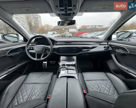 Черный Ауди С8, объемом двигателя 4 л и пробегом 43 тыс. км за 114000 $, фото 17 на Automoto.ua