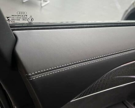 Черный Ауди С8, объемом двигателя 4 л и пробегом 53 тыс. км за 136465 $, фото 46 на Automoto.ua