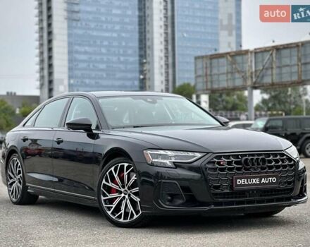 Черный Ауди С8, объемом двигателя 4 л и пробегом 43 тыс. км за 115500 $, фото 6 на Automoto.ua