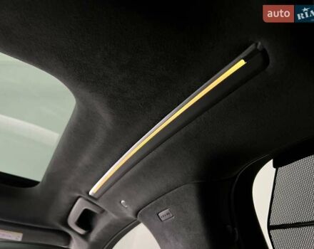 Черный Ауди С8, объемом двигателя 4 л и пробегом 90 тыс. км за 97000 $, фото 30 на Automoto.ua