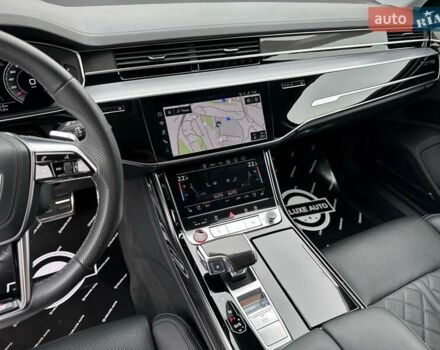 Черный Ауди С8, объемом двигателя 4 л и пробегом 43 тыс. км за 115500 $, фото 52 на Automoto.ua