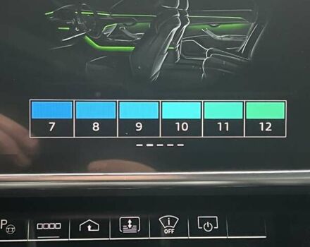 Черный Ауди С8, объемом двигателя 4 л и пробегом 53 тыс. км за 136465 $, фото 62 на Automoto.ua