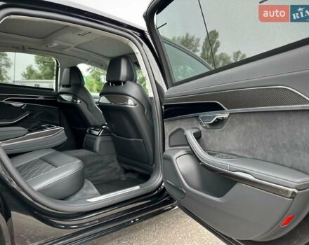 Черный Ауди С8, объемом двигателя 4 л и пробегом 43 тыс. км за 115500 $, фото 113 на Automoto.ua