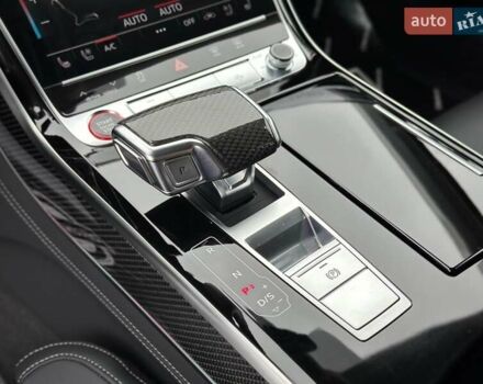 Черный Ауди С8, объемом двигателя 4 л и пробегом 43 тыс. км за 115500 $, фото 60 на Automoto.ua