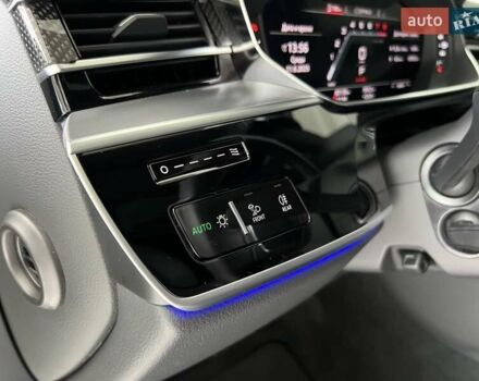 Черный Ауди С8, объемом двигателя 4 л и пробегом 90 тыс. км за 97000 $, фото 29 на Automoto.ua