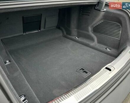 Черный Ауди С8, объемом двигателя 4 л и пробегом 43 тыс. км за 115500 $, фото 126 на Automoto.ua