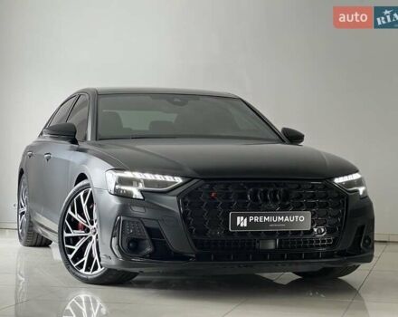 Черный Ауди С8, объемом двигателя 4 л и пробегом 90 тыс. км за 97000 $, фото 1 на Automoto.ua