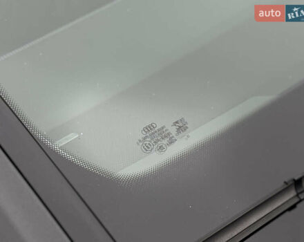 Черный Ауди С8, объемом двигателя 4 л и пробегом 43 тыс. км за 114000 $, фото 35 на Automoto.ua