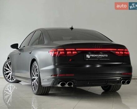 Черный Ауди С8, объемом двигателя 4 л и пробегом 90 тыс. км за 97000 $, фото 7 на Automoto.ua