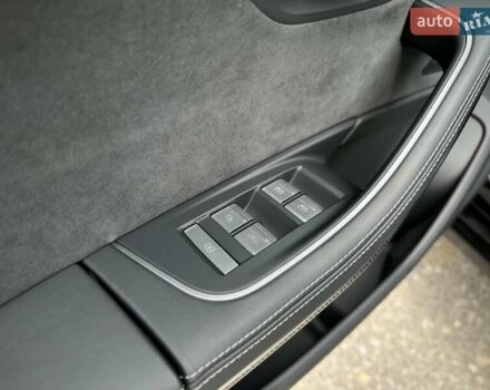 Черный Ауди С8, объемом двигателя 4 л и пробегом 43 тыс. км за 115500 $, фото 47 на Automoto.ua