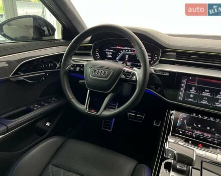 Черный Ауди С8, объемом двигателя 4 л и пробегом 90 тыс. км за 97000 $, фото 15 на Automoto.ua