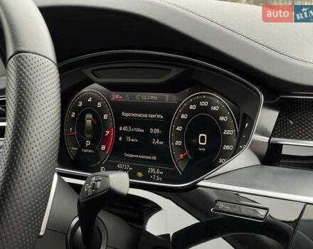 Черный Ауди С8, объемом двигателя 4 л и пробегом 43 тыс. км за 114000 $, фото 30 на Automoto.ua