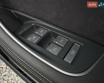 Черный Ауди С8, объемом двигателя 4 л и пробегом 43 тыс. км за 114000 $, фото 26 на Automoto.ua