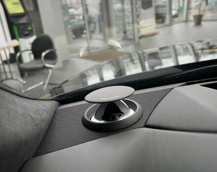 Черный Ауди С8, объемом двигателя 4 л и пробегом 53 тыс. км за 136465 $, фото 49 на Automoto.ua