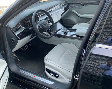 Чорний Ауді S8, об'ємом двигуна 4 л та пробігом 26 тис. км за 162000 $, фото 4 на Automoto.ua