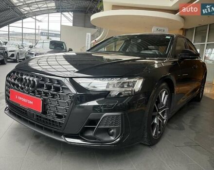 Черный Ауди С8, объемом двигателя 4 л и пробегом 53 тыс. км за 136465 $, фото 2 на Automoto.ua