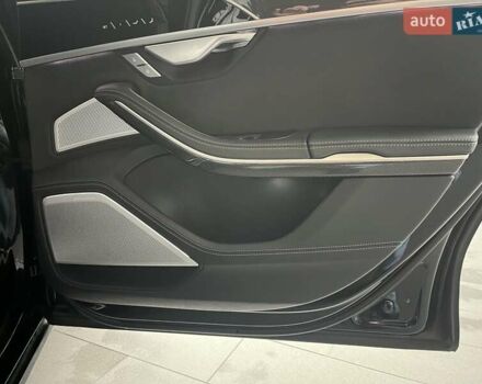 Черный Ауди С8, объемом двигателя 4 л и пробегом 53 тыс. км за 136465 $, фото 45 на Automoto.ua