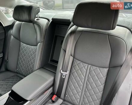 Черный Ауди С8, объемом двигателя 4 л и пробегом 43 тыс. км за 115500 $, фото 102 на Automoto.ua