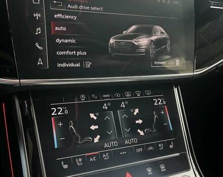 Черный Ауди С8, объемом двигателя 4 л и пробегом 53 тыс. км за 136465 $, фото 60 на Automoto.ua