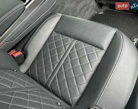 Черный Ауди С8, объемом двигателя 4 л и пробегом 43 тыс. км за 115500 $, фото 115 на Automoto.ua