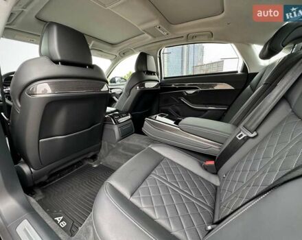 Черный Ауди С8, объемом двигателя 4 л и пробегом 43 тыс. км за 115500 $, фото 107 на Automoto.ua