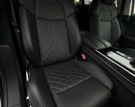 Черный Ауди С8, объемом двигателя 4 л и пробегом 43 тыс. км за 114000 $, фото 27 на Automoto.ua