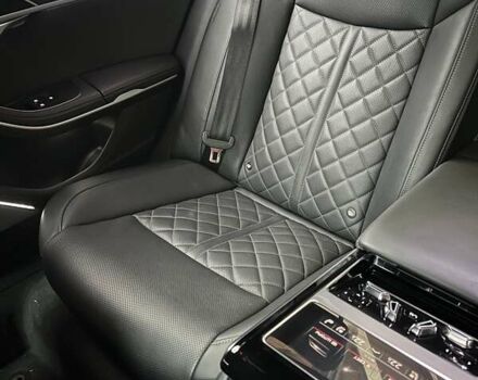 Черный Ауди С8, объемом двигателя 4 л и пробегом 53 тыс. км за 136465 $, фото 33 на Automoto.ua