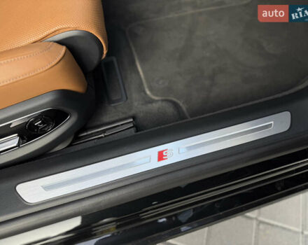 Чорний Ауді S8, об'ємом двигуна 4 л та пробігом 115 тис. км за 88900 $, фото 64 на Automoto.ua