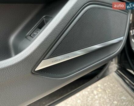 Черный Ауди С8, объемом двигателя 4 л и пробегом 43 тыс. км за 115500 $, фото 96 на Automoto.ua