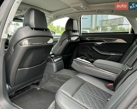 Черный Ауди С8, объемом двигателя 4 л и пробегом 43 тыс. км за 115500 $, фото 105 на Automoto.ua