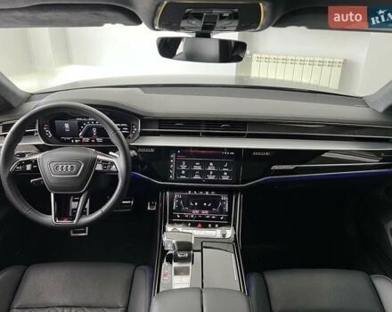 Черный Ауди С8, объемом двигателя 4 л и пробегом 90 тыс. км за 97000 $, фото 12 на Automoto.ua