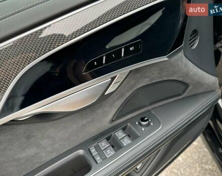 Черный Ауди С8, объемом двигателя 4 л и пробегом 43 тыс. км за 115500 $, фото 98 на Automoto.ua