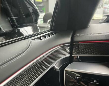 Черный Ауди С8, объемом двигателя 4 л и пробегом 53 тыс. км за 136465 $, фото 56 на Automoto.ua