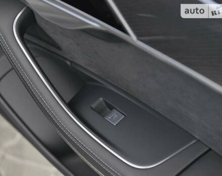 Черный Ауди С8, объемом двигателя 4 л и пробегом 16 тыс. км за 142500 $, фото 54 на Automoto.ua