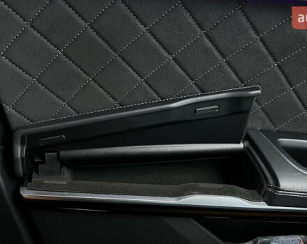 Черный Ауди С8, объемом двигателя 4 л и пробегом 46 тыс. км за 93000 $, фото 24 на Automoto.ua