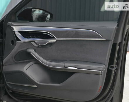 Черный Ауди С8, объемом двигателя 4 л и пробегом 16 тыс. км за 142500 $, фото 53 на Automoto.ua