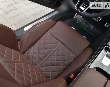 Черный Ауди С8, объемом двигателя 4 л и пробегом 16 тыс. км за 142500 $, фото 73 на Automoto.ua