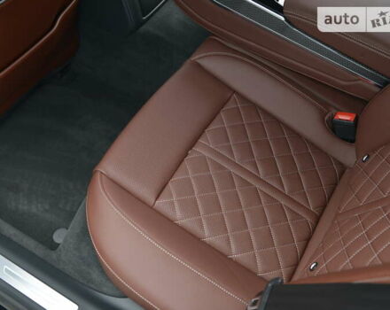 Черный Ауди С8, объемом двигателя 4 л и пробегом 16 тыс. км за 142500 $, фото 44 на Automoto.ua