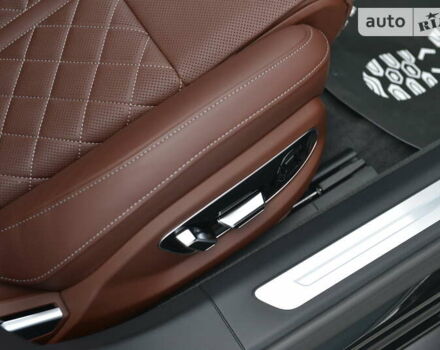 Черный Ауди С8, объемом двигателя 4 л и пробегом 16 тыс. км за 142500 $, фото 57 на Automoto.ua