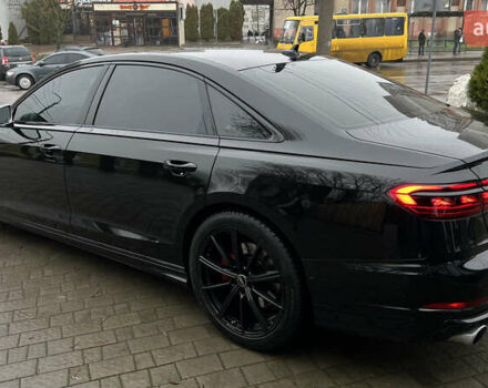 Черный Ауди С8, объемом двигателя 4 л и пробегом 46 тыс. км за 93000 $, фото 4 на Automoto.ua