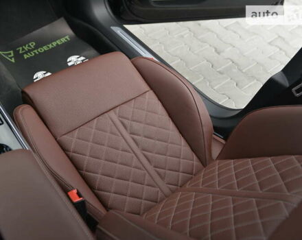 Черный Ауди С8, объемом двигателя 4 л и пробегом 16 тыс. км за 142500 $, фото 75 на Automoto.ua